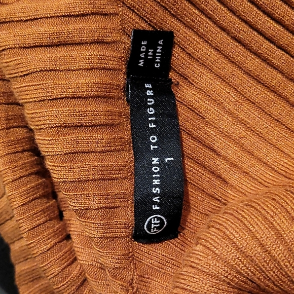 NWOT, Chestnut knit crossover sweater in a sz. 1 (14-16) by FTF. - Picture 3 of 4